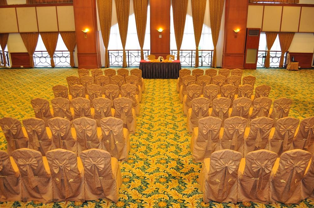 Mulia Hotel Bandar Seri Begawan Exterior foto