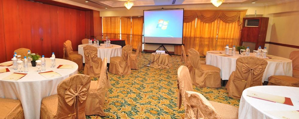 Mulia Hotel Bandar Seri Begawan Exterior foto