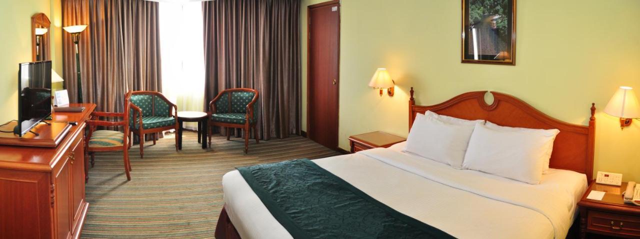 Mulia Hotel Bandar Seri Begawan Exterior foto